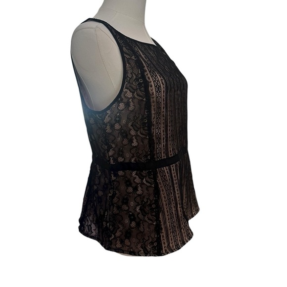 Women's 6 Black Lace Whimsical Goth Flare Sleeveless Party Cocktail Career Top - Picture 6 of 6